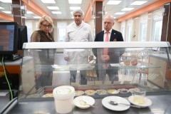 В школе №303 Фрунзенского района прошло мероприятие «Завтрак с главой»