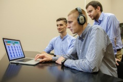 Научная разработка студентов ЛЭТИ поможет вернуть радость общения слабослышащим людям