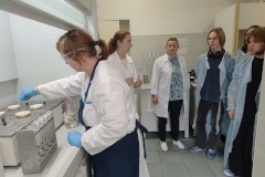 Будущие технологи и химики ознакомились с работой лаборатории «СОЦПИТ»