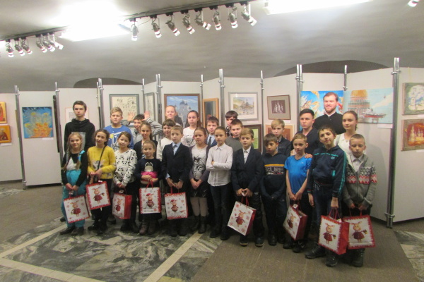 Пресс-тур «Детская комиссия оценивает новогоднее оформление Санкт‑Петербурга»