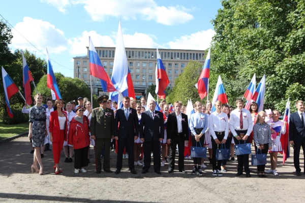 В Невском районе отметили День Государственного флага