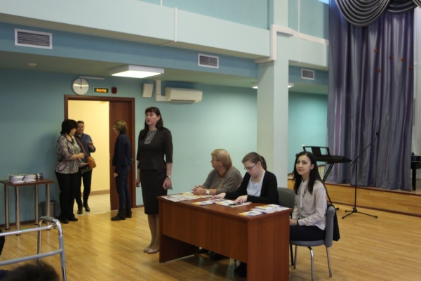 Специалисты Фонда социального страхования пообщались с жителями Невского района