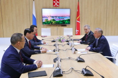 Петербург будет сотрудничать с Калмыкией в сфере фармацевтики, медицины и зеленой энергетики