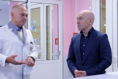 Глава Фрунзенского района проверил работу медицинских учреждений в период проведения карантинных мероприятий. Ситуация находится под контролем