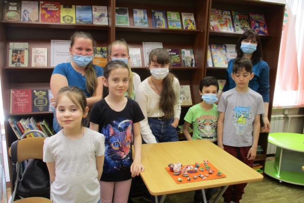 В библиотеке № 7 прошел устный журнал с мастер-классом «Путешествие в горы»