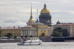 Петербург открывает летний туристский сезон