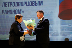 Награждены за заслуги перед Петродворцовым районом