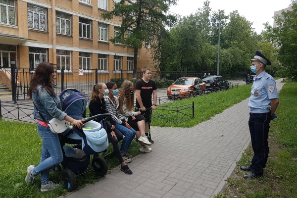 Детям о соблюдении правил безопасности поведения на улице