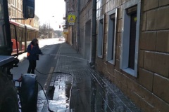 Во Фрунзенском районе к уборке привлечены поливальные машины